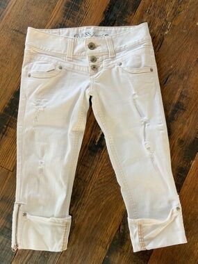 VINTAGE y2k GUESS WHITE  KNEE LENGTH LOW RISE JEANS
